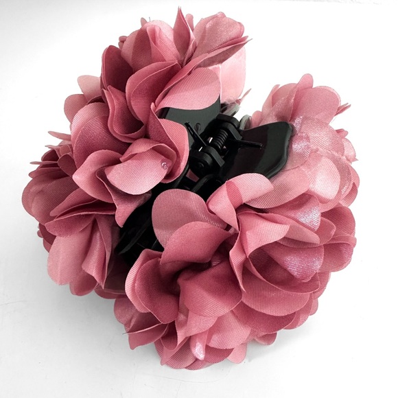 Big Boho Flower Hair Clip in Pink - Picture 2 of 7